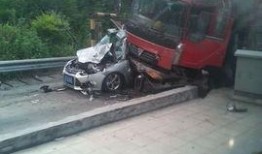 高速出车祸爆料视频最新,事故原因令人咋舌