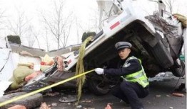 高速出车祸爆料视频最新,事故原因令人咋舌