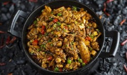 餐饮爆料牛蛙视频,从视频爆料看餐饮行业新趋势